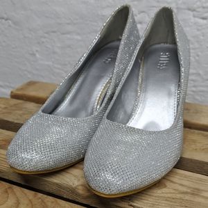 NWOB Silver Sparkle Kitten Heels